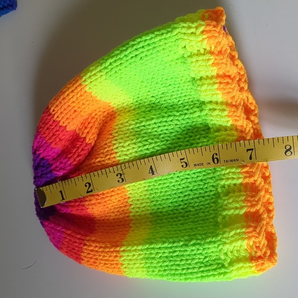 Lot of 3 Kid's NWOT Hand Knitted Wool Beanie Caps, Unique Unisex Multicolored - Picture 14 of 14